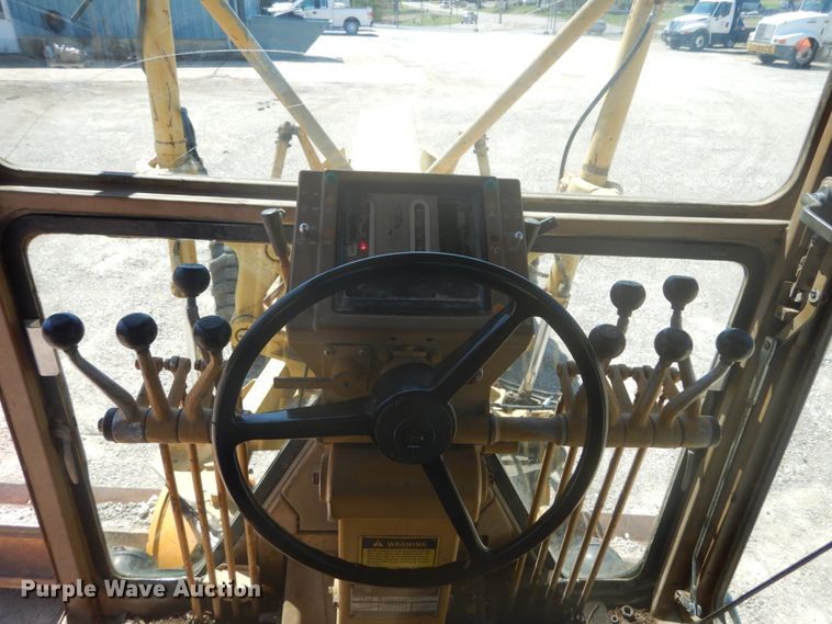 image for item GB9926 1984 Caterpillar 130G motor grader