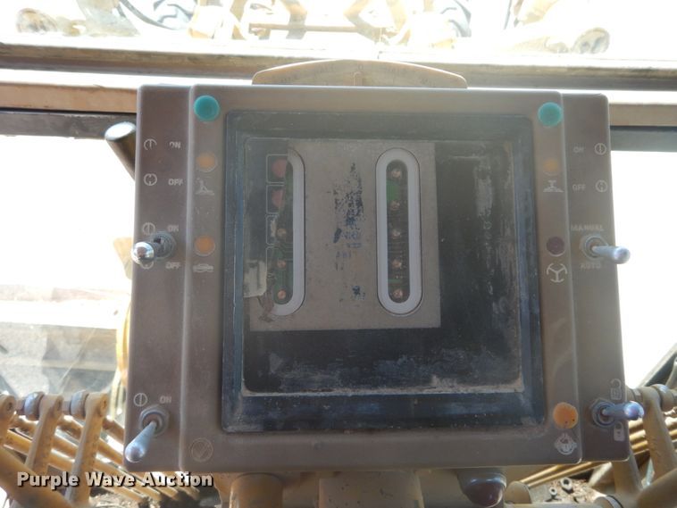 image for item GB9926 1984 Caterpillar 130G motor grader