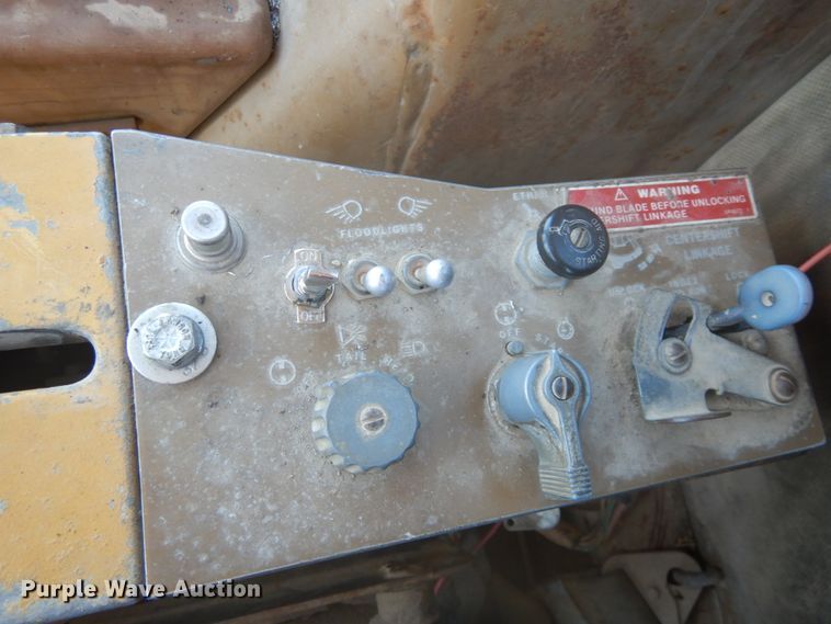 image for item GB9926 1984 Caterpillar 130G motor grader