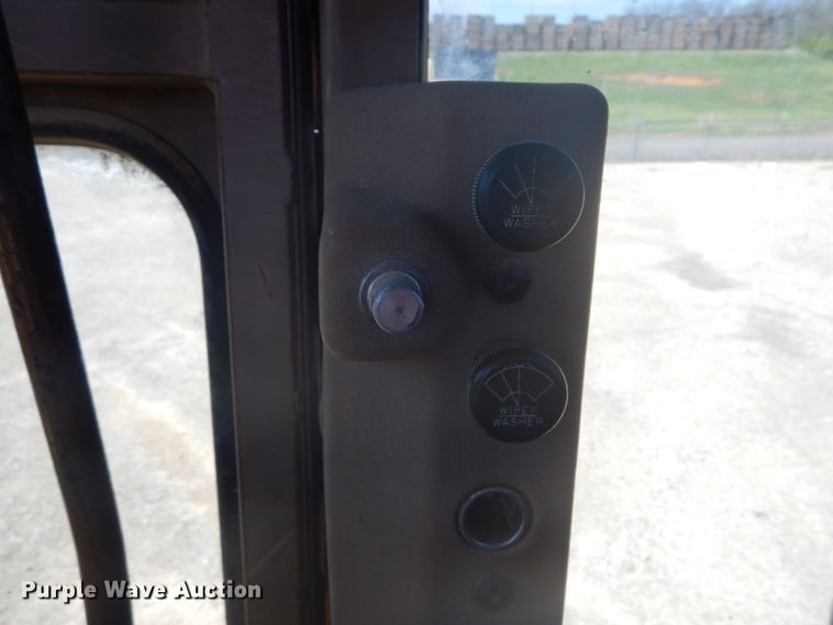 image for item GB9926 1984 Caterpillar 130G motor grader