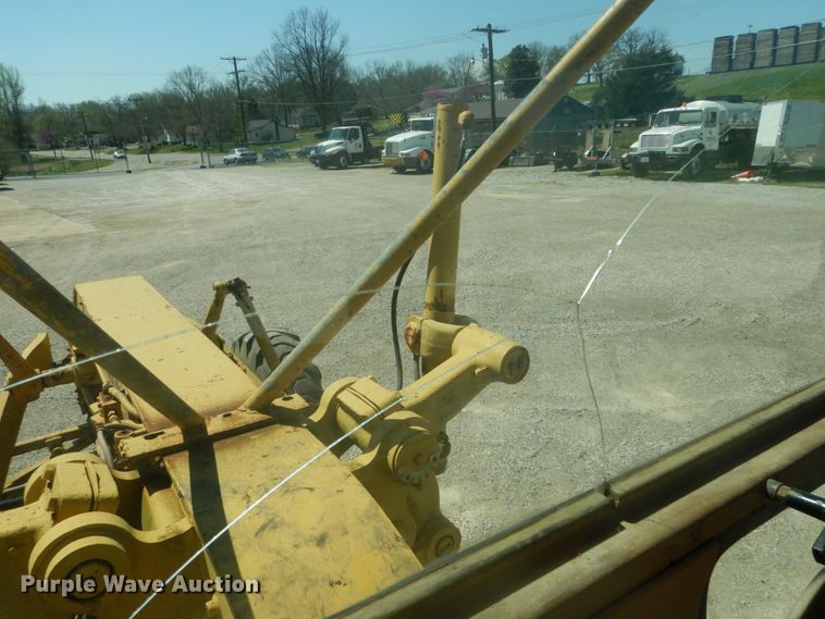 image for item GB9926 1984 Caterpillar 130G motor grader