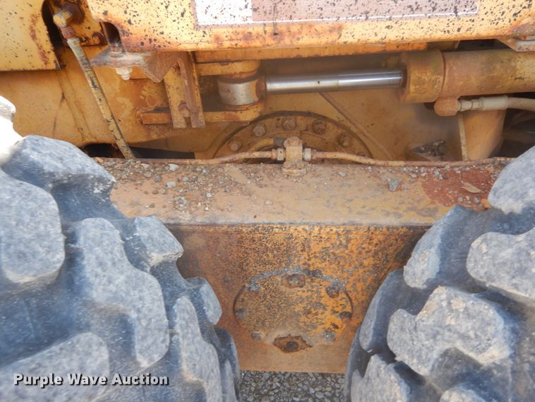 image for item GB9926 1984 Caterpillar 130G motor grader