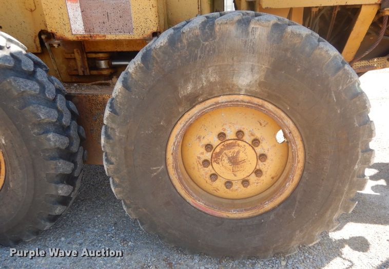 image for item GB9926 1984 Caterpillar 130G motor grader