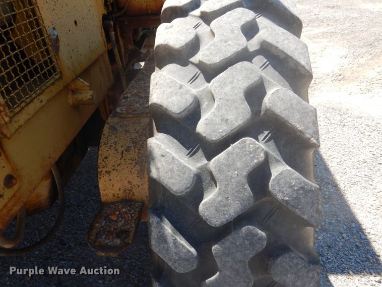 image for item GB9926 1984 Caterpillar 130G motor grader