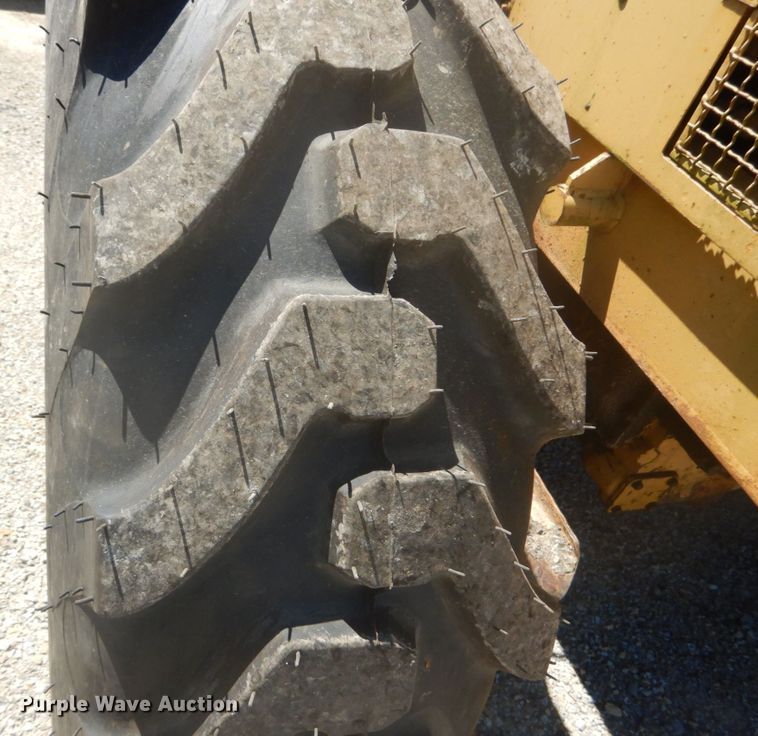 image for item GB9926 1984 Caterpillar 130G motor grader