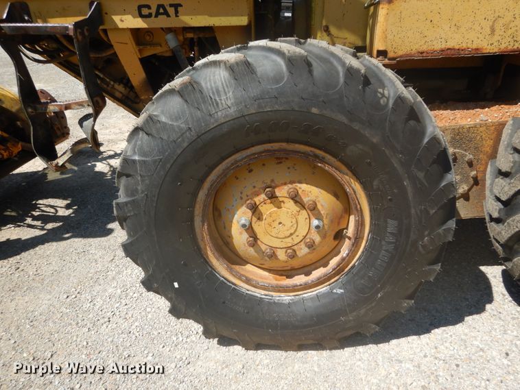 image for item GB9926 1984 Caterpillar 130G motor grader
