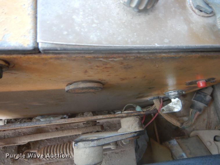 image for item GB9926 1984 Caterpillar 130G motor grader