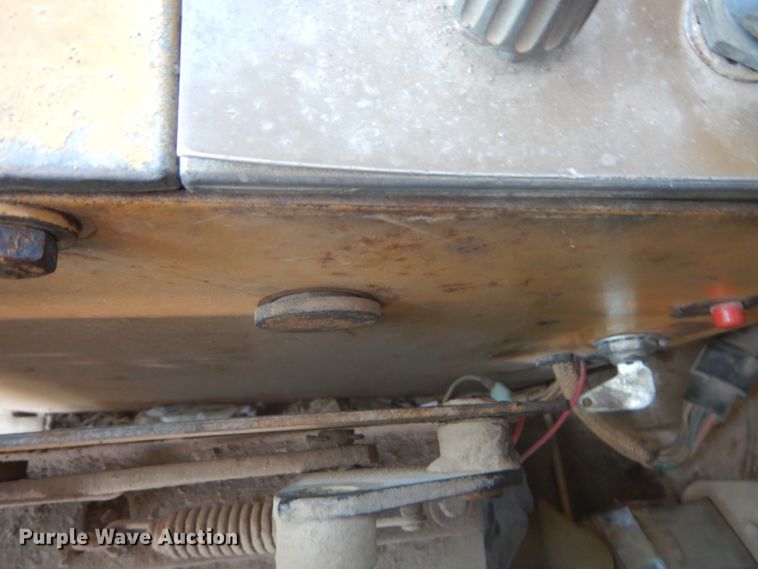 image for item GB9926 1984 Caterpillar 130G motor grader