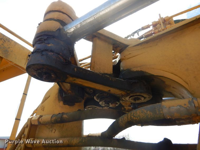 image for item GB9932 1997 Caterpillar 613C elevating scraper