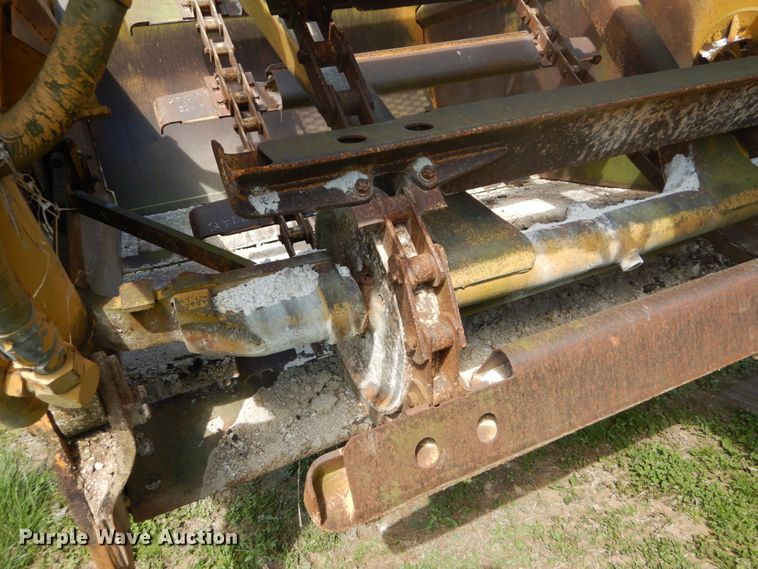 image for item GB9932 1997 Caterpillar 613C elevating scraper