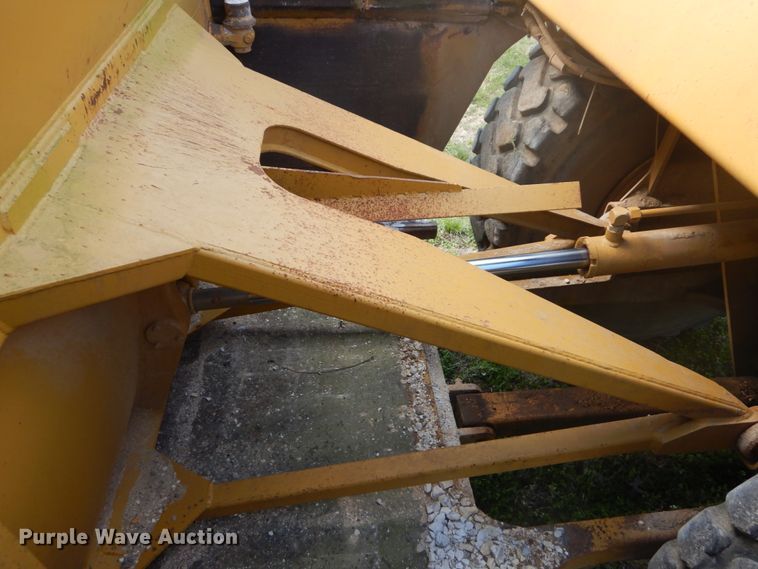 image for item GB9932 1997 Caterpillar 613C elevating scraper