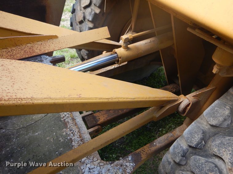 image for item GB9932 1997 Caterpillar 613C elevating scraper