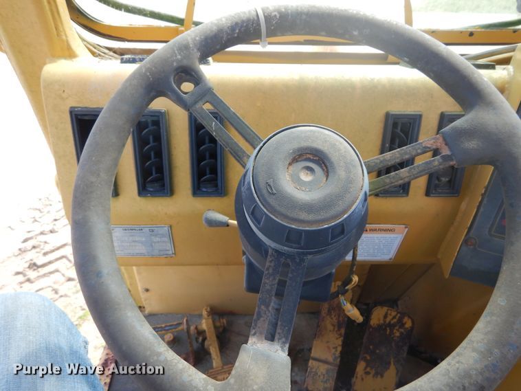 image for item GB9932 1997 Caterpillar 613C elevating scraper