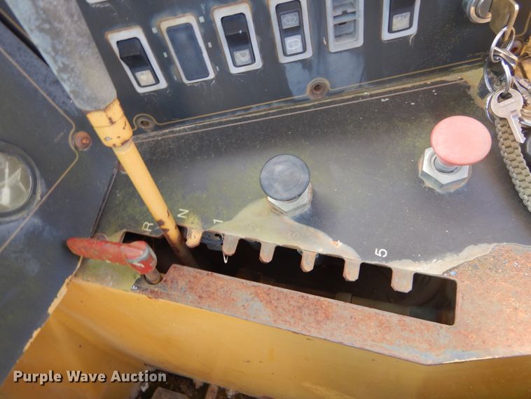 image for item GB9932 1997 Caterpillar 613C elevating scraper