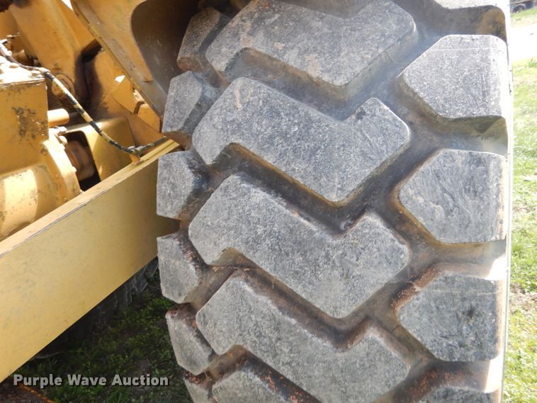 image for item GB9932 1997 Caterpillar 613C elevating scraper