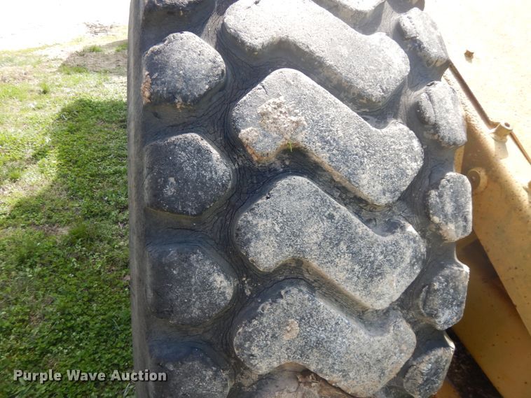 image for item GB9932 1997 Caterpillar 613C elevating scraper