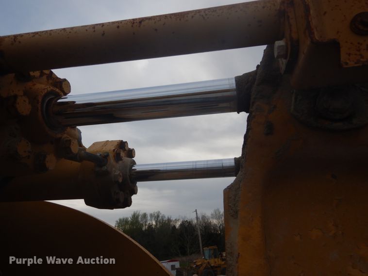 image for item GB9935 1994 Caterpillar 980F  wheel loader