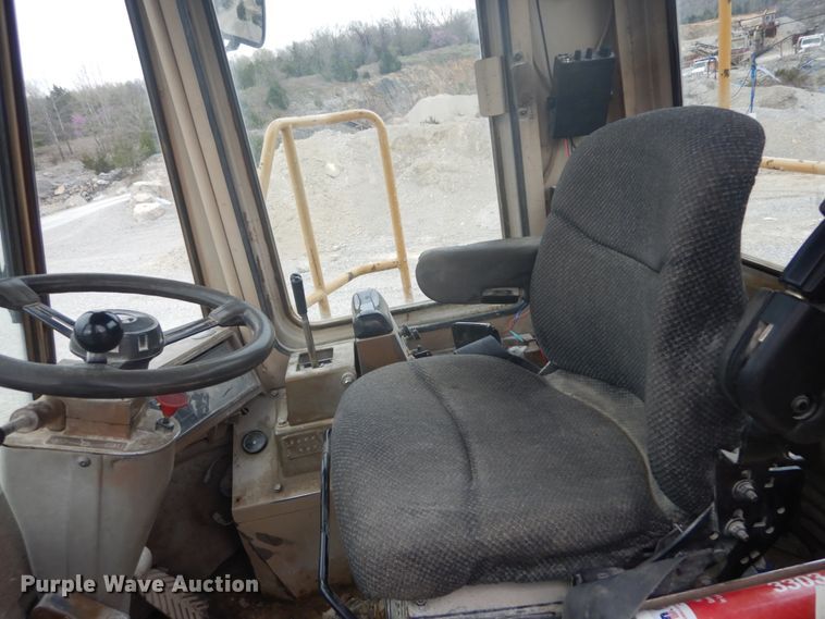 image for item GB9935 1994 Caterpillar 980F  wheel loader