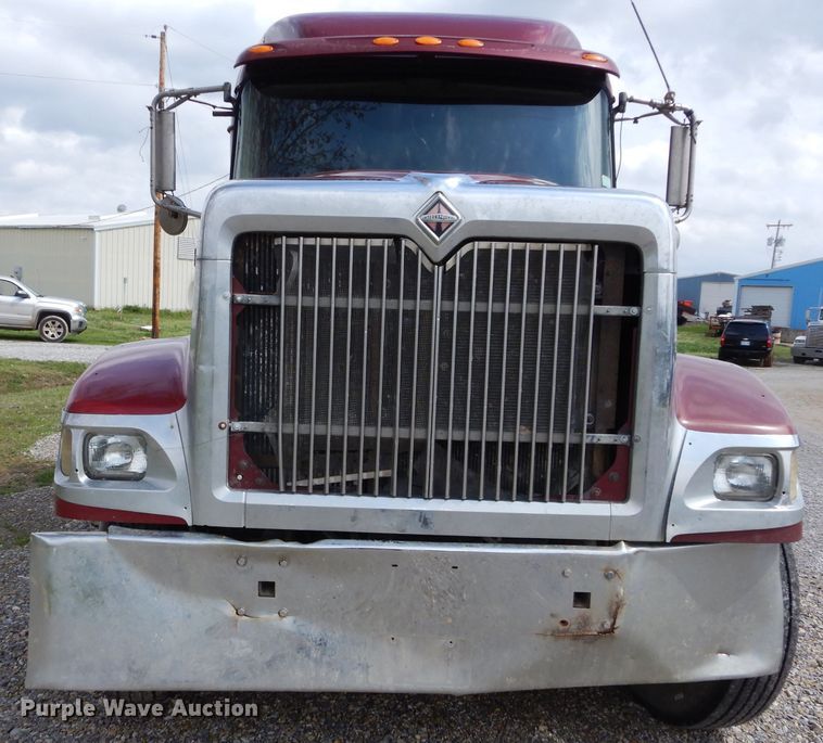 image for item GK9102 2006 International 9900i semi truck