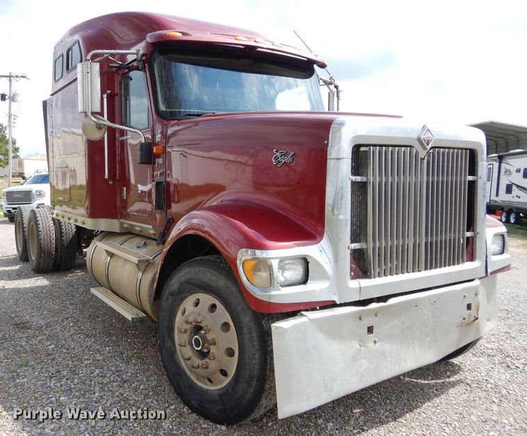 image for item GK9102 2006 International 9900i semi truck