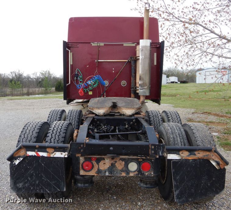 image for item GK9102 2006 International 9900i semi truck