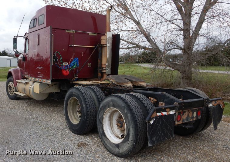 image for item GK9102 2006 International 9900i semi truck