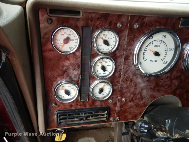 image for item GK9102 2006 International 9900i semi truck