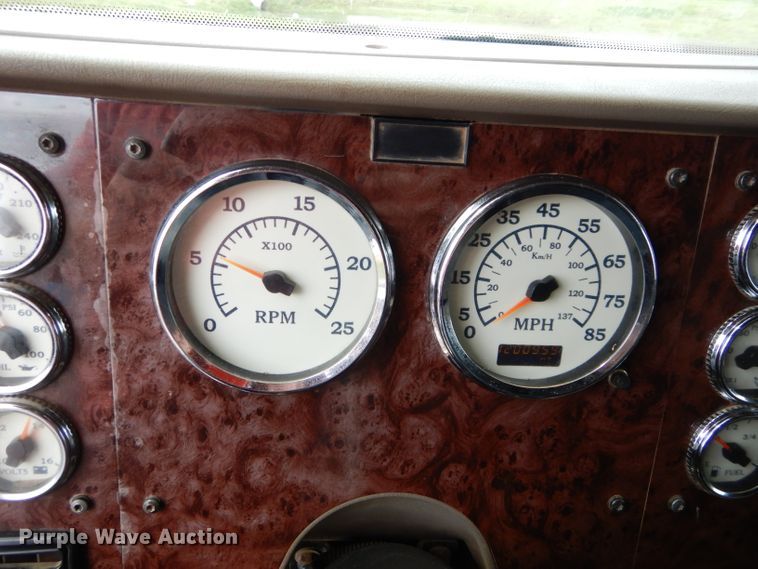 image for item GK9102 2006 International 9900i semi truck