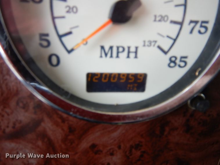 image for item GK9102 2006 International 9900i semi truck