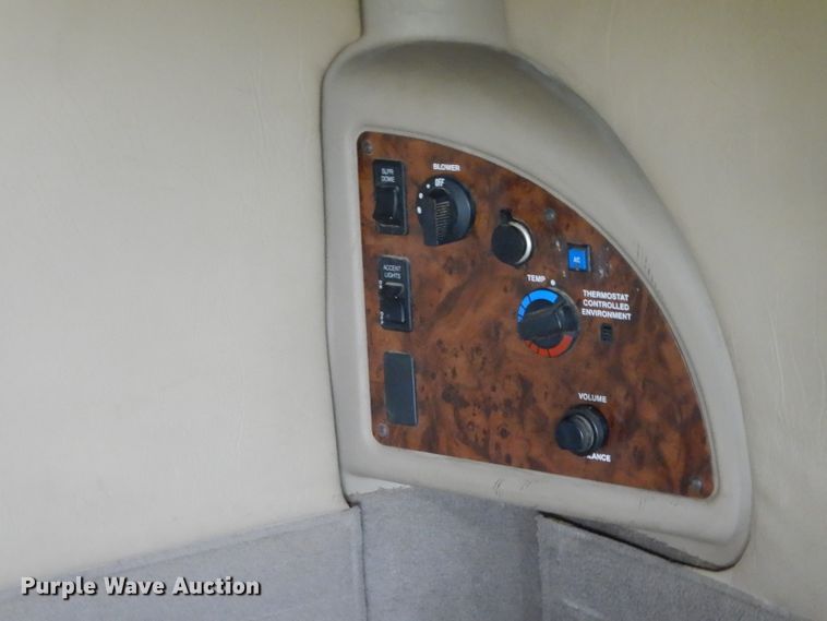 image for item GK9102 2006 International 9900i semi truck