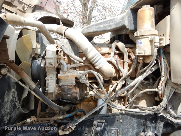 image for item GK9102 2006 International 9900i semi truck