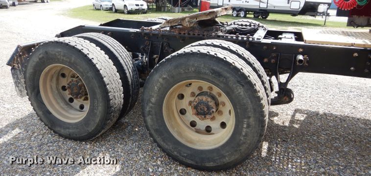 image for item GK9102 2006 International 9900i semi truck