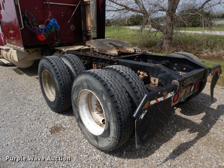 image for item GK9102 2006 International 9900i semi truck