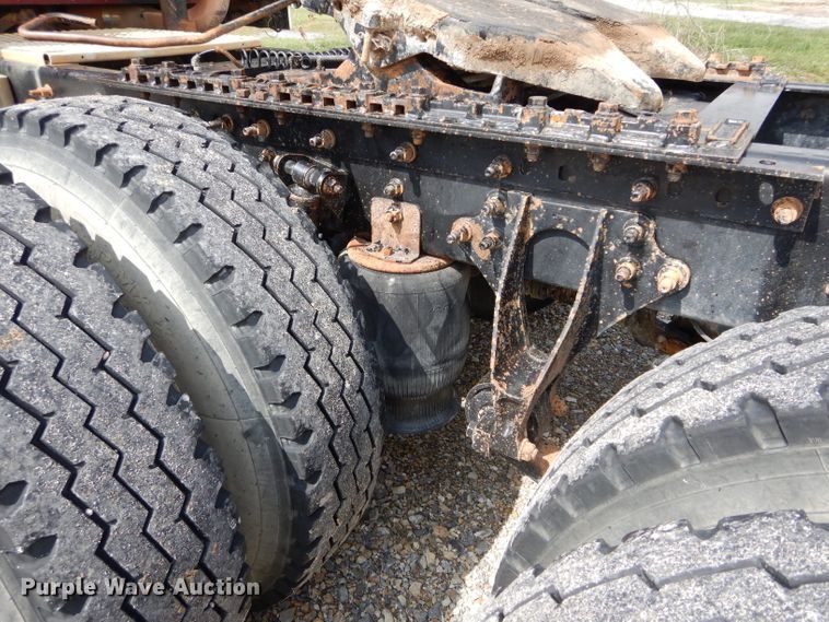 image for item GK9102 2006 International 9900i semi truck