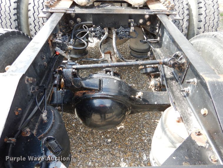 image for item GK9102 2006 International 9900i semi truck