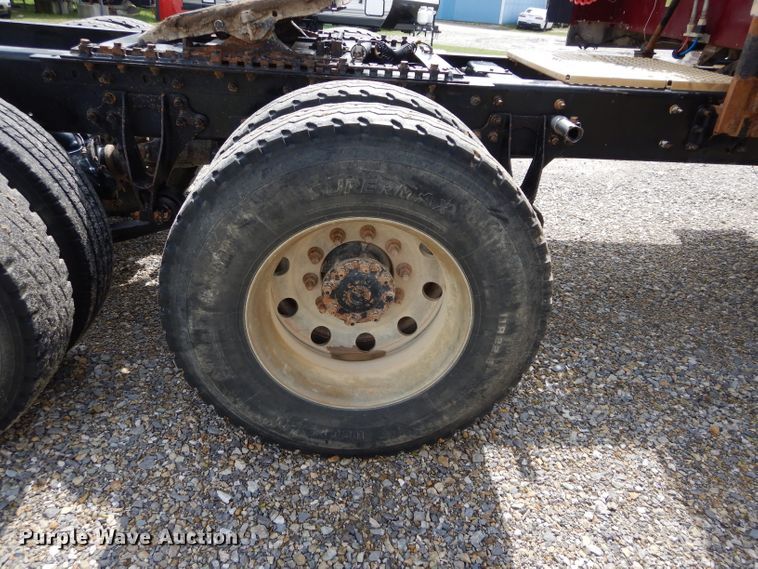 image for item GK9102 2006 International 9900i semi truck