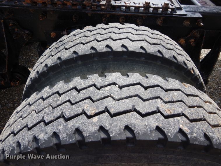 image for item GK9102 2006 International 9900i semi truck