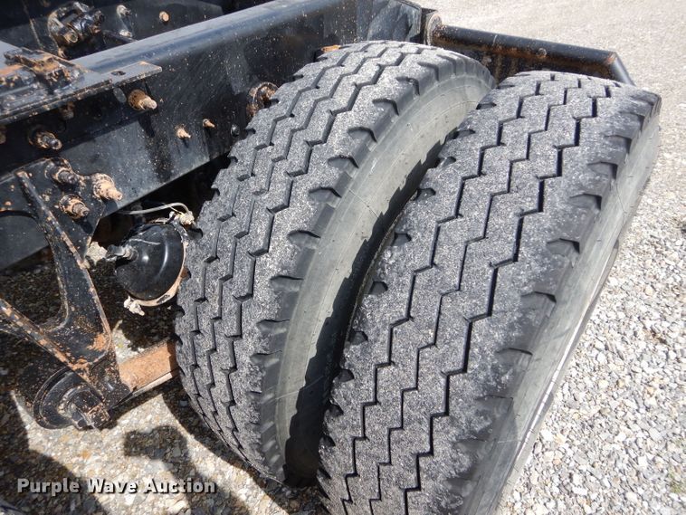 image for item GK9102 2006 International 9900i semi truck