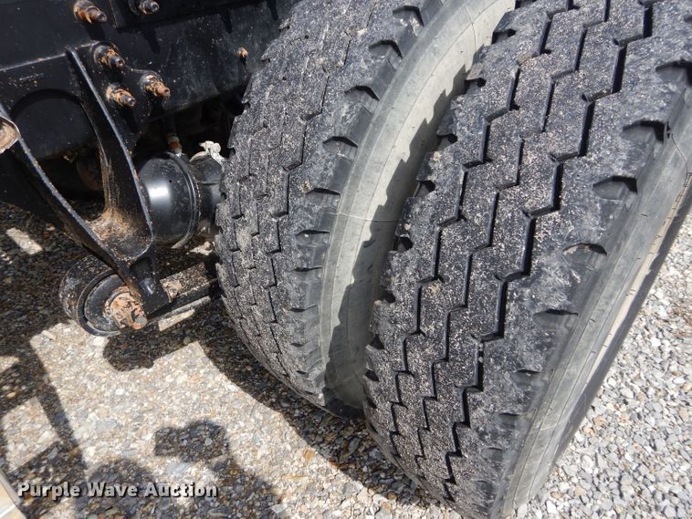 image for item GK9102 2006 International 9900i semi truck