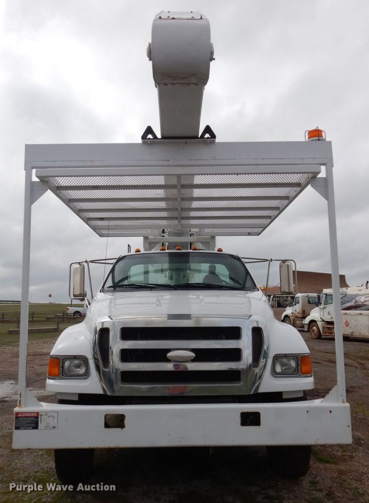 2007 Ford F750 forestry bucket truck in El Reno, OK Item GK9114 sold Purple Wave