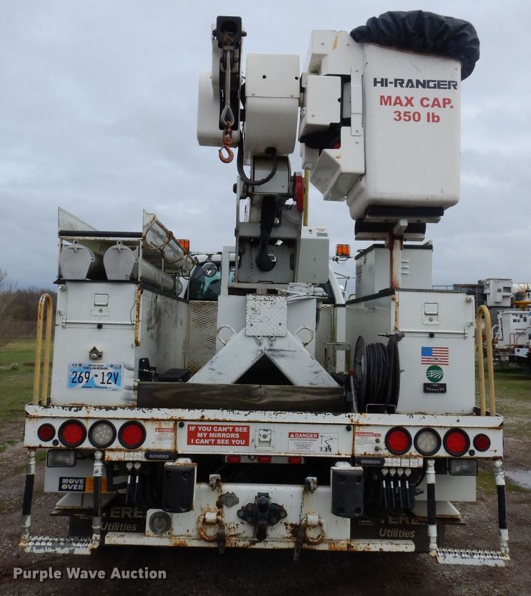 2012 Ford F750 bucket truck in El Reno, OK Item GK9115 sold Purple Wave