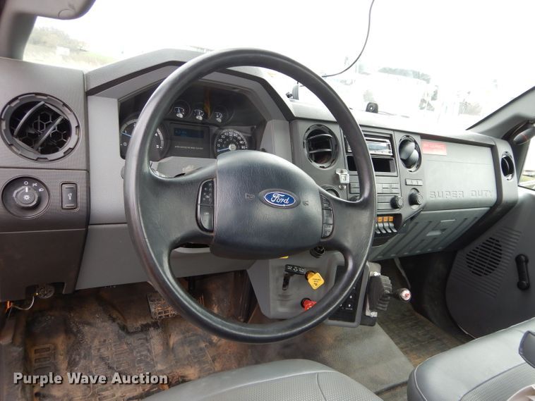 2012 Ford F750 bucket truck in El Reno, OK Item GK9115 sold Purple Wave