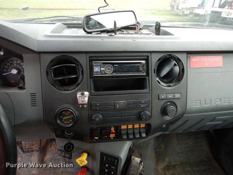 2012 Ford F750 bucket truck in El Reno, OK Item GK9115 sold Purple Wave