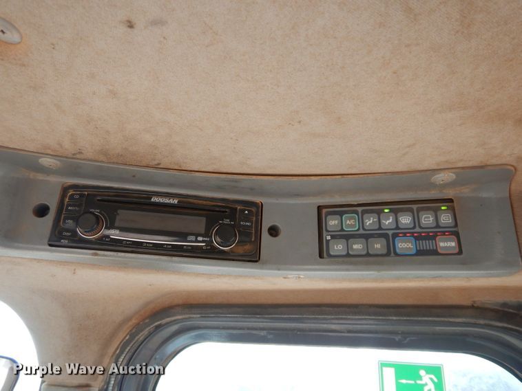 image for item GK9134 2011 Doosan DL220  wheel loader