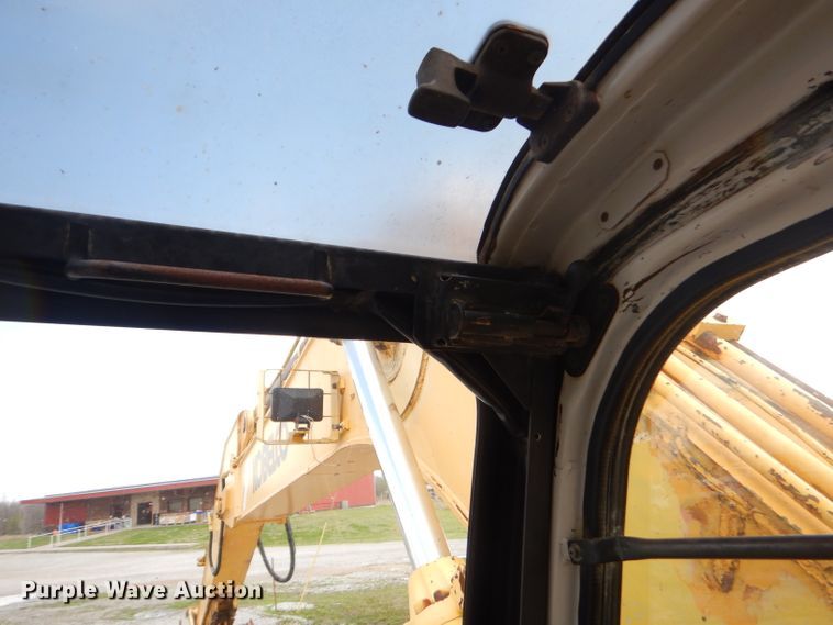 image for item GP9025 1996 Kobelco SK150LC excavator