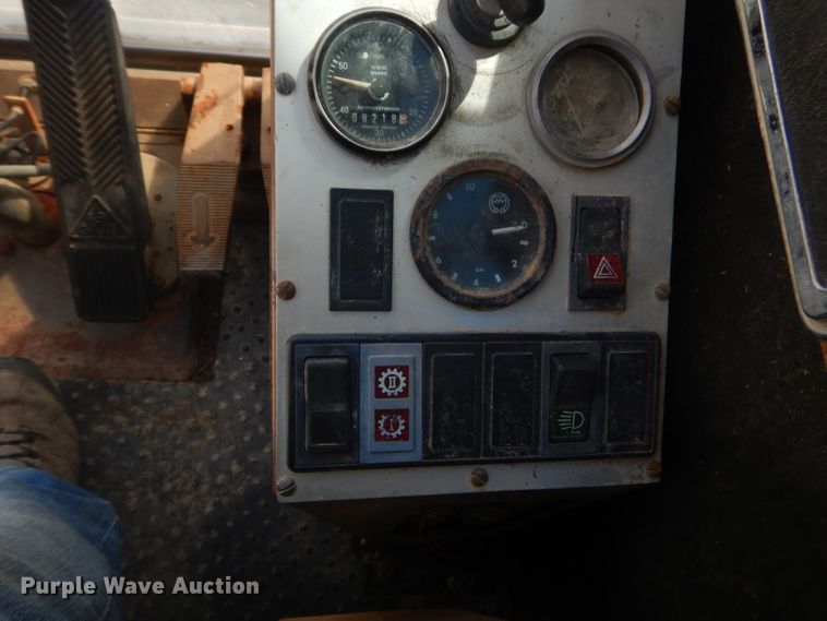 image for item GP9029 1986 Caterpillar 212 rubber tired excavator