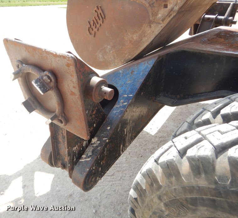 image for item GP9029 1986 Caterpillar 212 rubber tired excavator