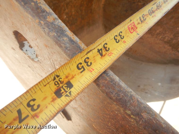 image for item GP9029 1986 Caterpillar 212 rubber tired excavator