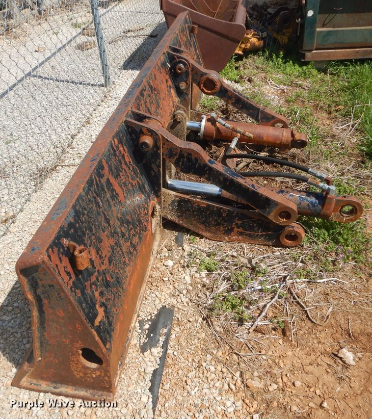 image for item GP9029 1986 Caterpillar 212 rubber tired excavator