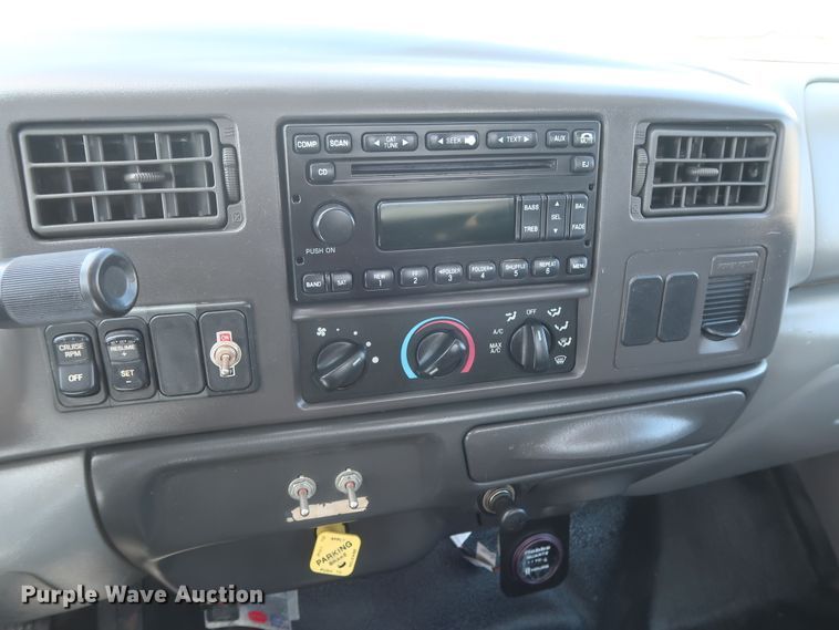 image for item GS9838 2007 Ford F650 Super Duty XLT utility bed truck with crane